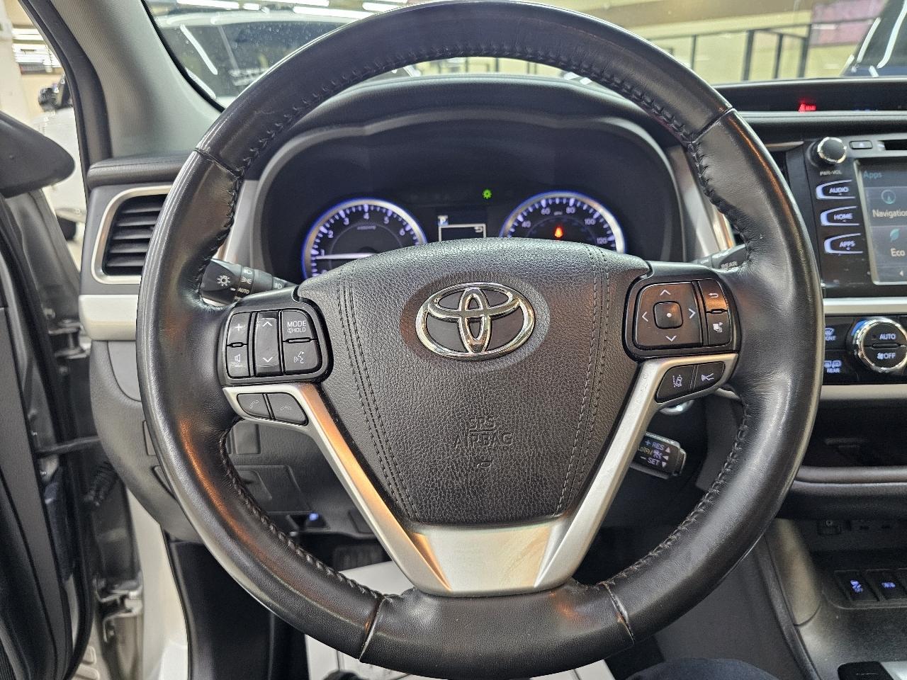 Toyota Highlander SE FWD V6 2019