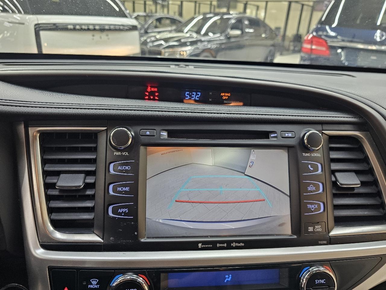 Toyota Highlander SE FWD V6 2019