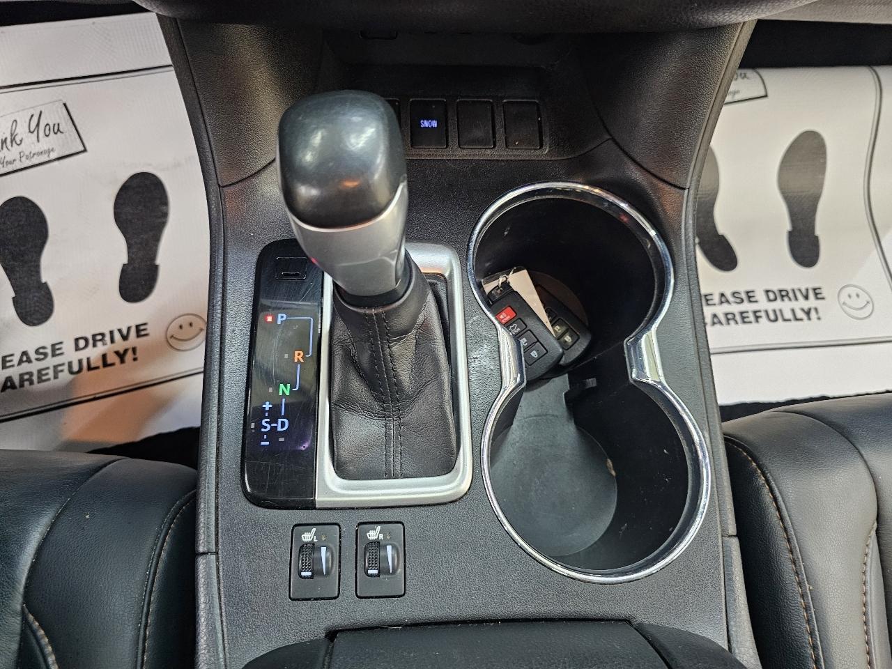 Toyota Highlander SE FWD V6 2019