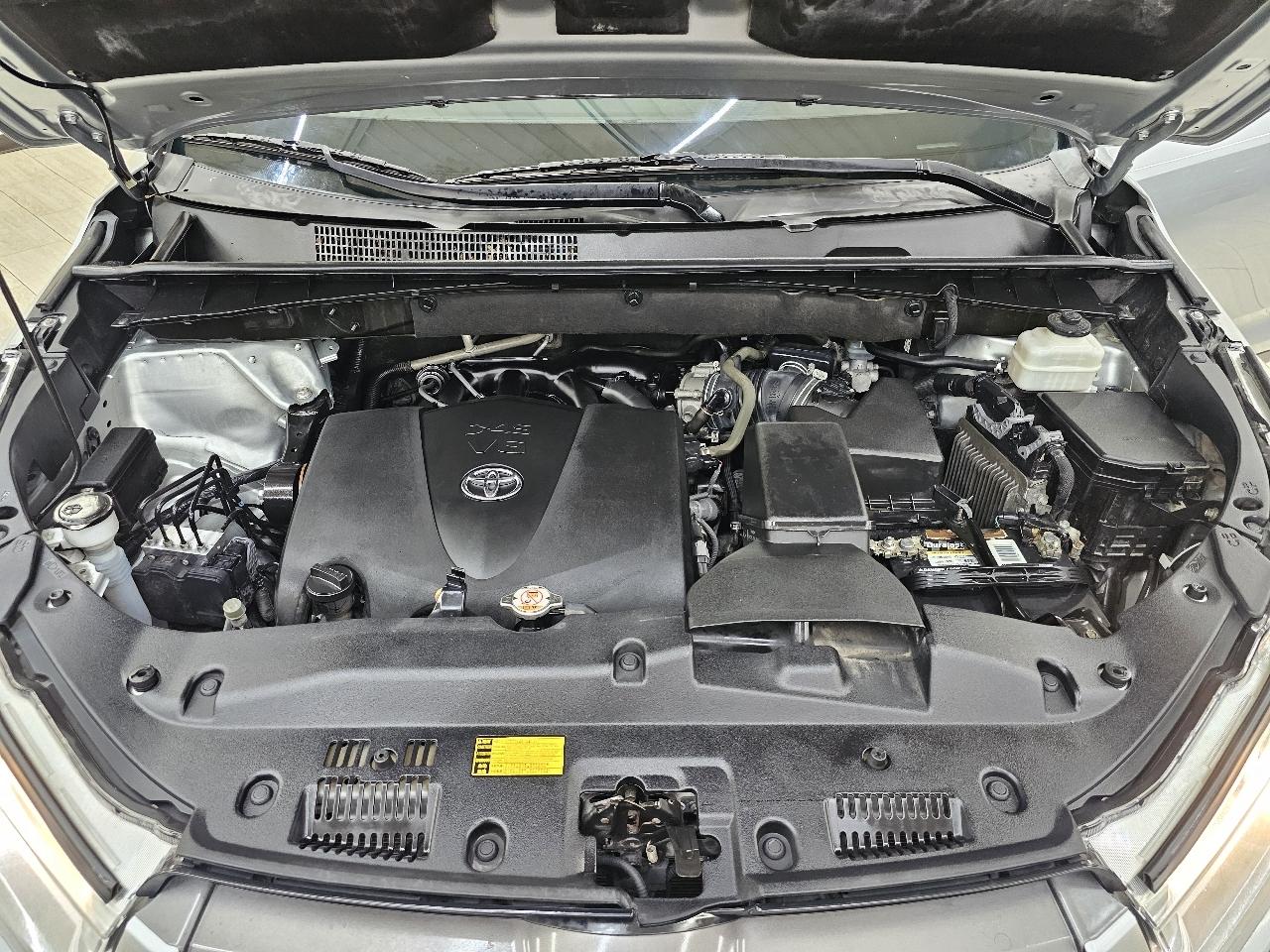 Toyota Highlander SE FWD V6 2019