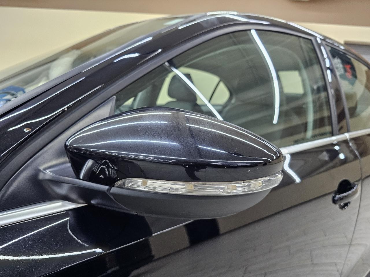 Volkswagen Jetta Hybrid SEL Premium 2016