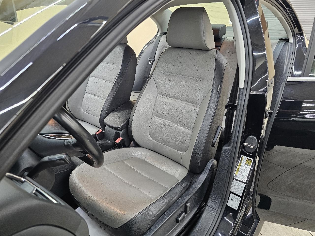 Volkswagen Jetta Hybrid SEL Premium 2016