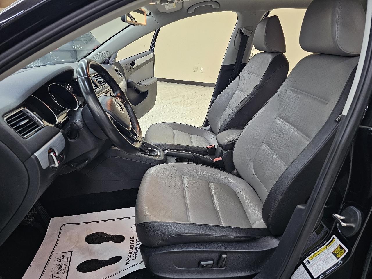 Volkswagen Jetta Hybrid SEL Premium 2016