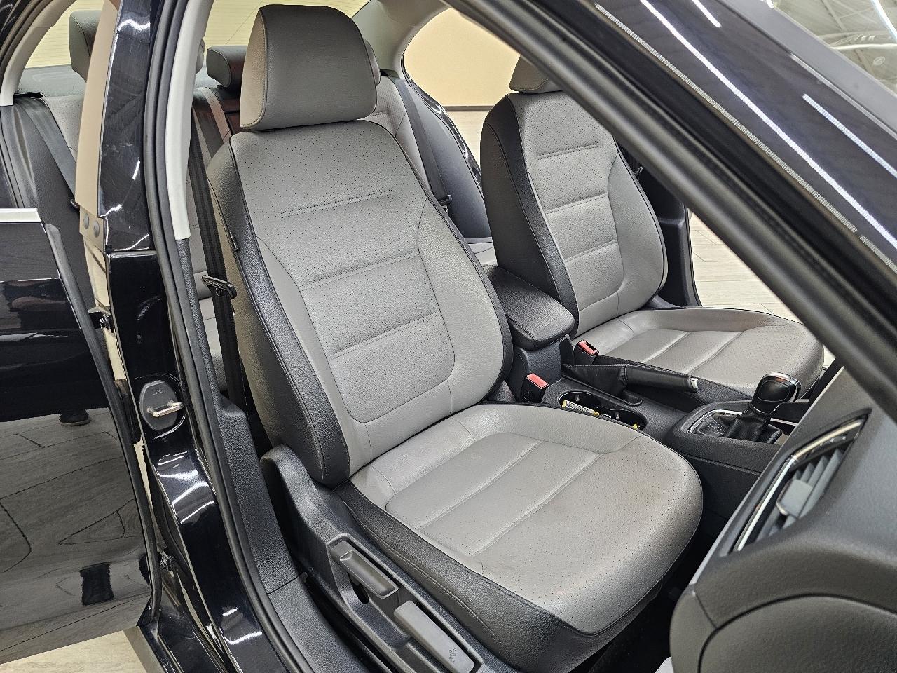 Volkswagen Jetta Hybrid SEL Premium 2016