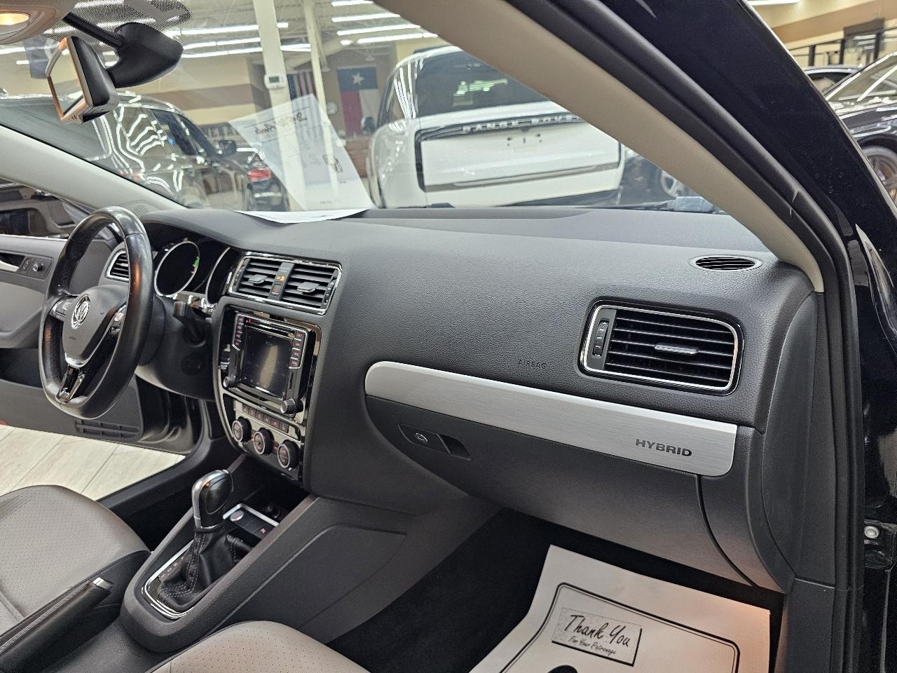 Volkswagen Jetta Hybrid SEL Premium 2016