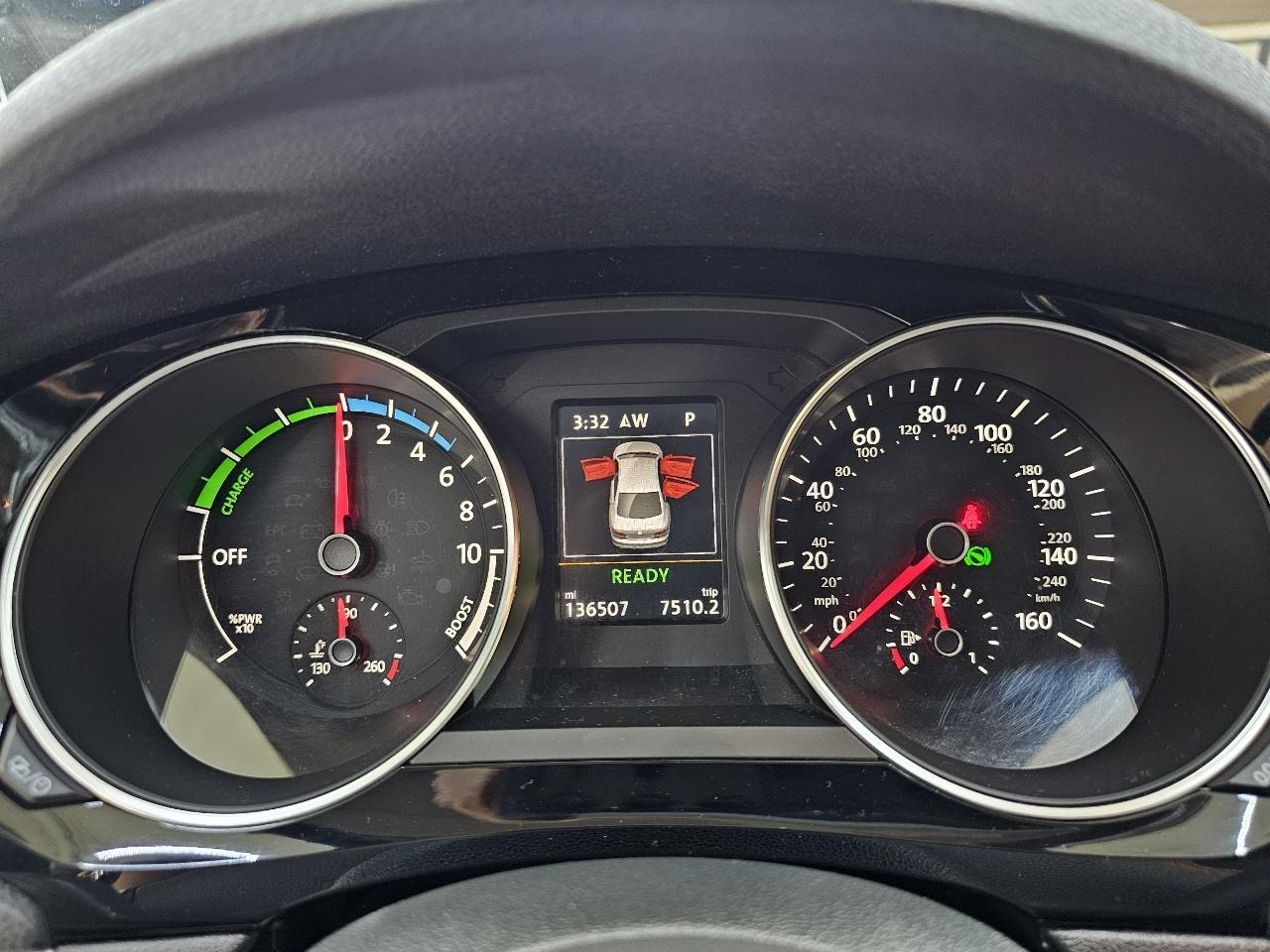 Volkswagen Jetta Hybrid SEL Premium 2016