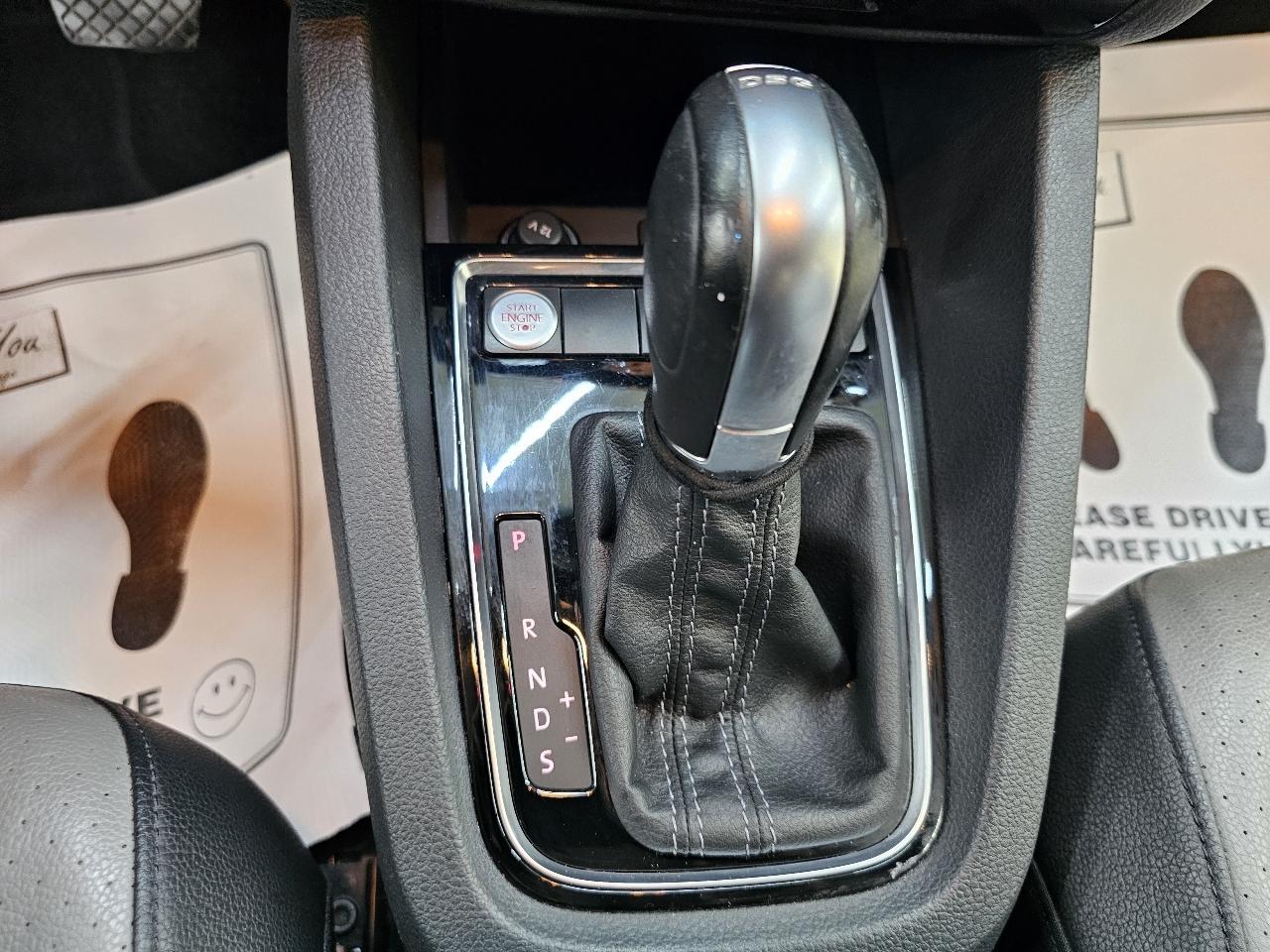 Volkswagen Jetta Hybrid SEL Premium 2016