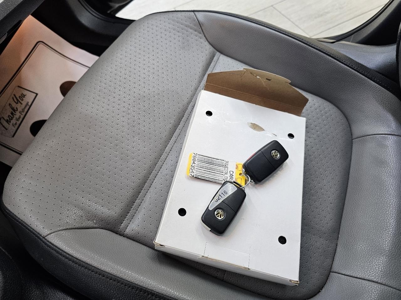 Volkswagen Jetta Hybrid SEL Premium 2016