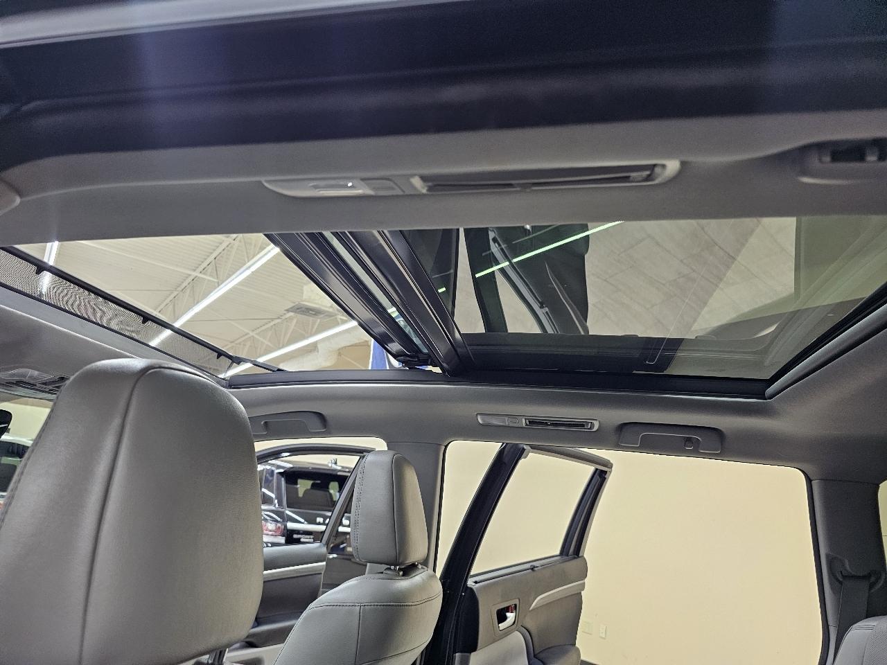 Toyota Highlander Hybrid Limited Platinum AWD 2017