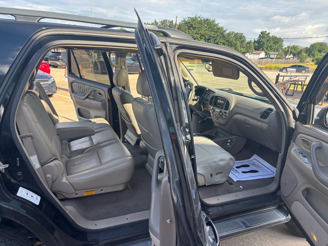 Toyota Sequoia Limited 2WD 2006