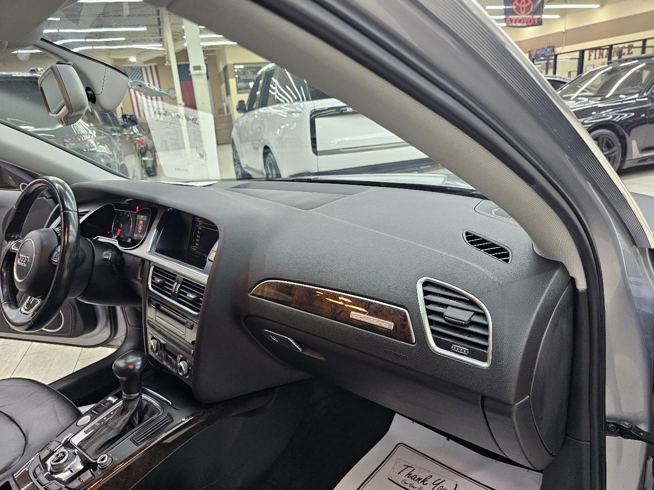 Audi A4 2.0T Premium Plus quattro Sedan AWD 8A 2016