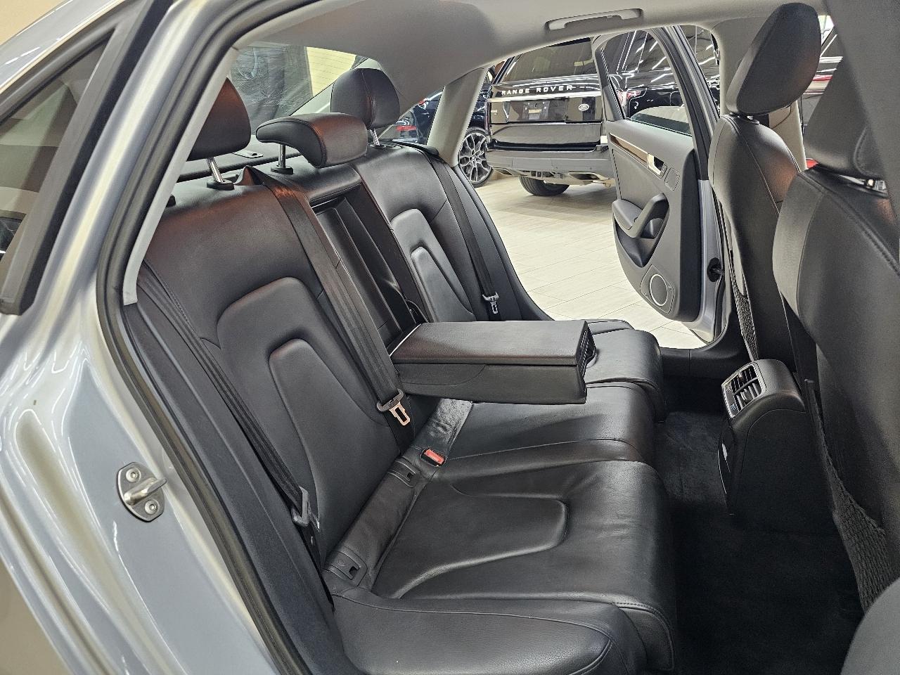 Audi A4 2.0T Premium Plus quattro Sedan AWD 8A 2016