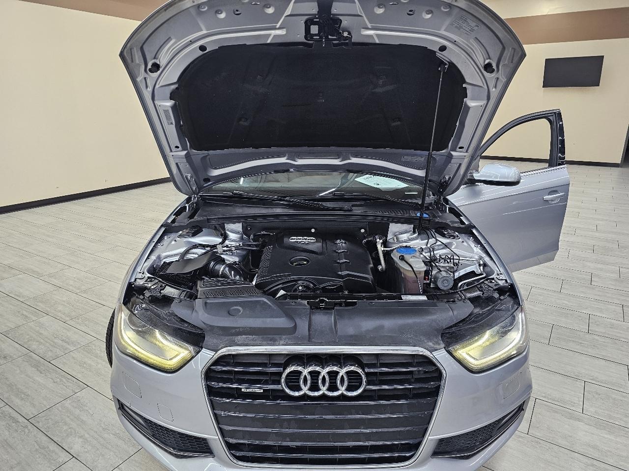 Audi A4 2.0T Premium Plus quattro Sedan AWD 8A 2016