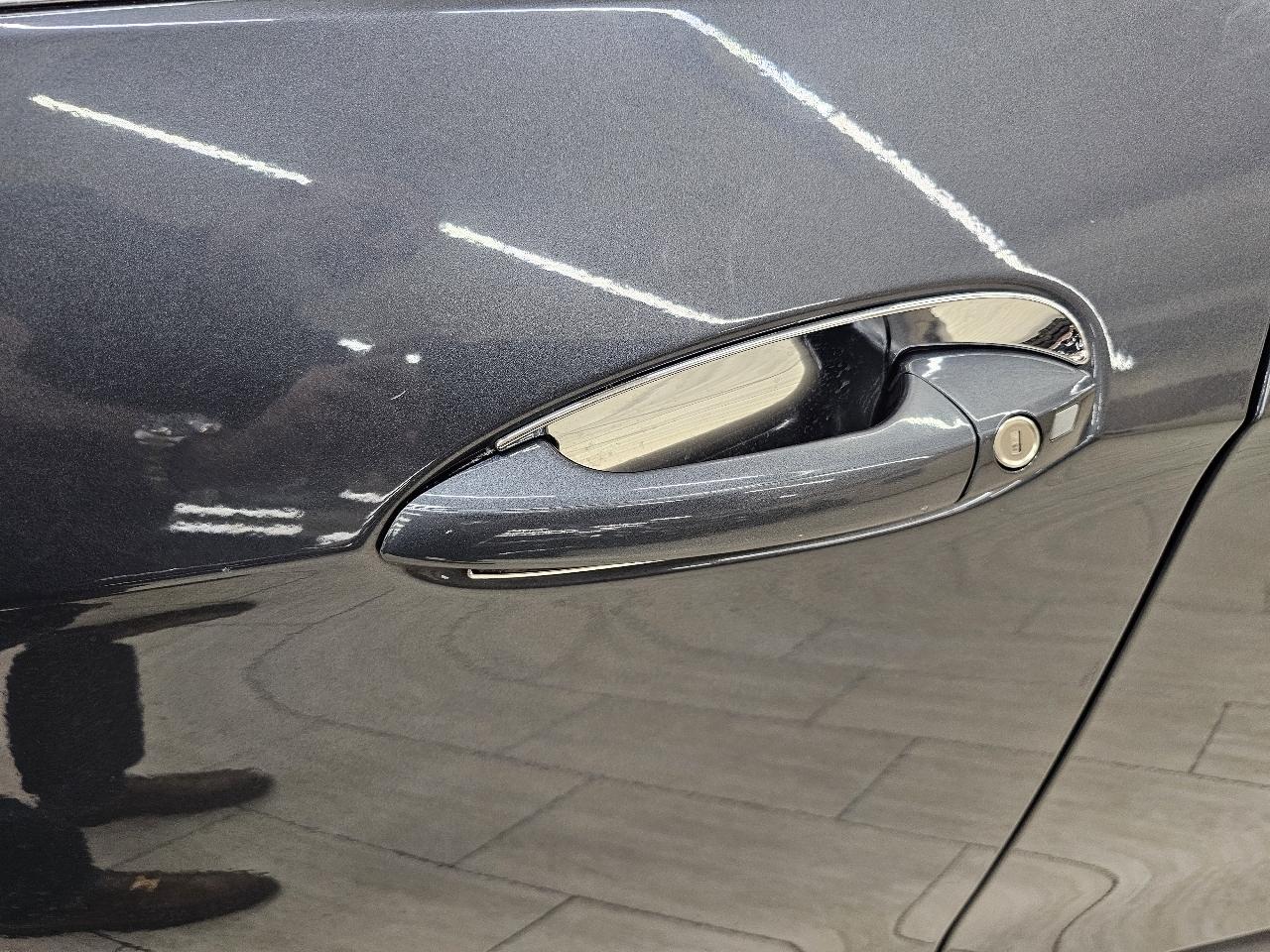 Mercedes-Benz E-Class E550 Sedan 4MATIC 2014