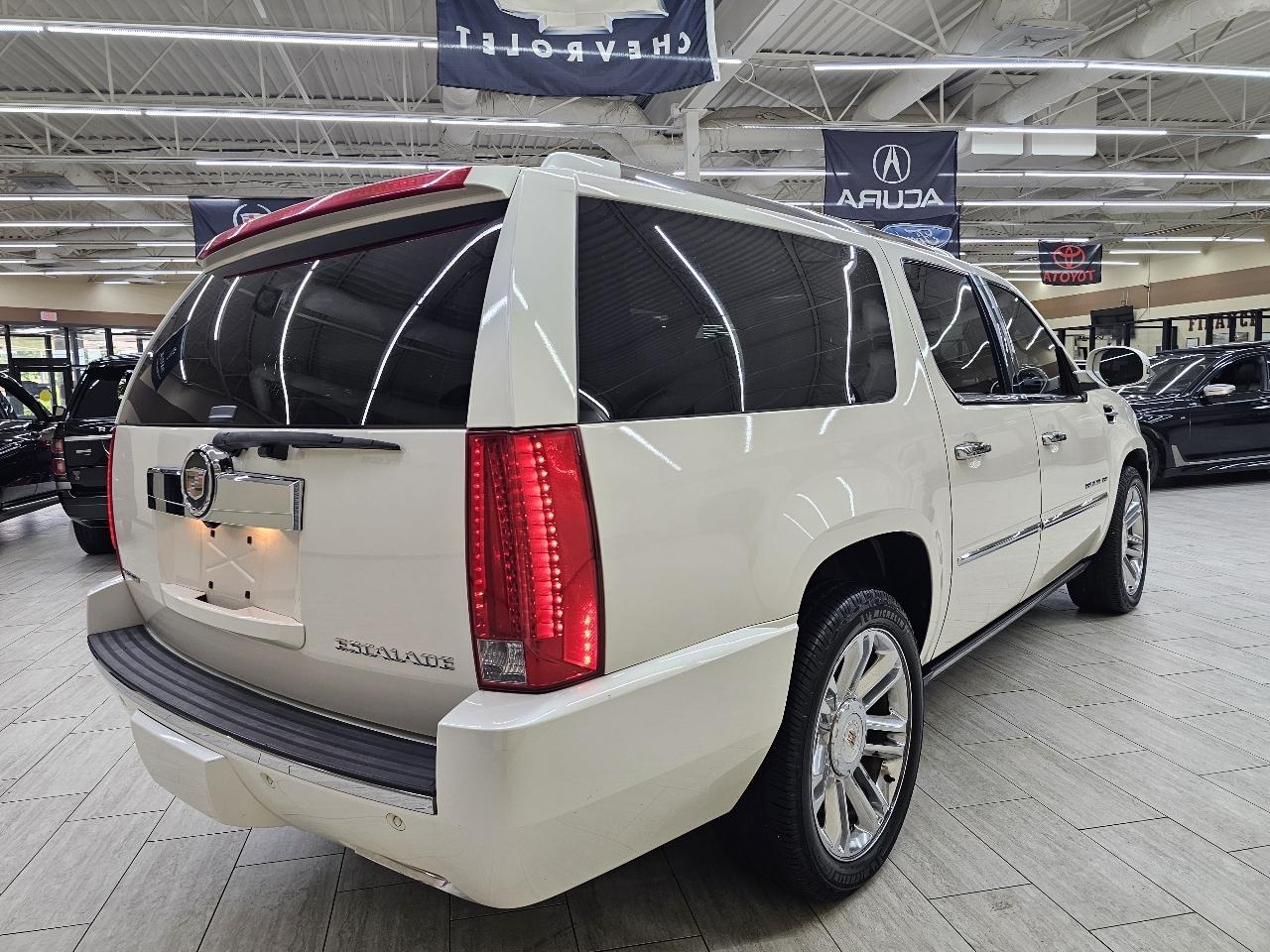 Cadillac Escalade ESV 2WD Platinum 2013