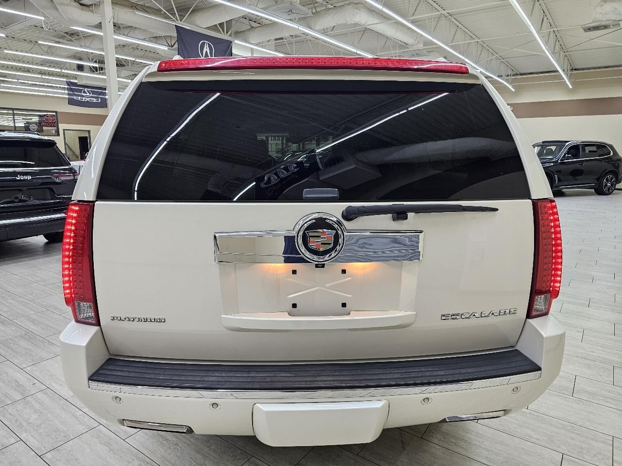Cadillac Escalade ESV 2WD Platinum 2013