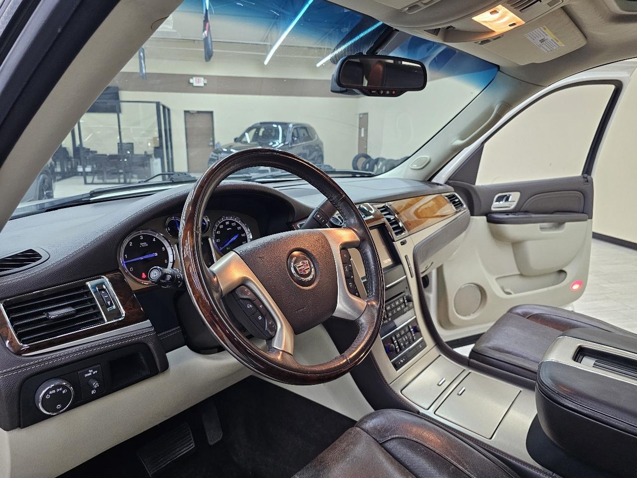 Cadillac Escalade ESV 2WD Platinum 2013