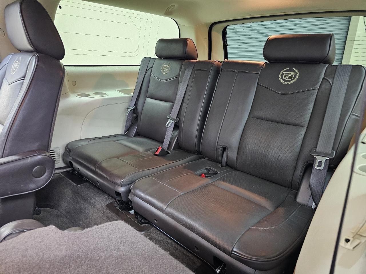 Cadillac Escalade ESV 2WD Platinum 2013