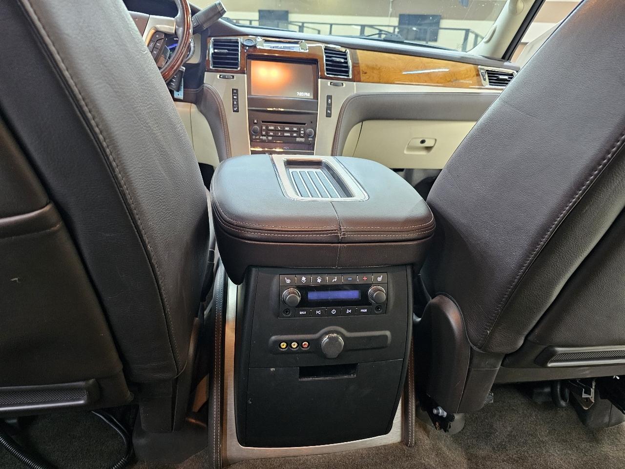 Cadillac Escalade ESV 2WD Platinum 2013