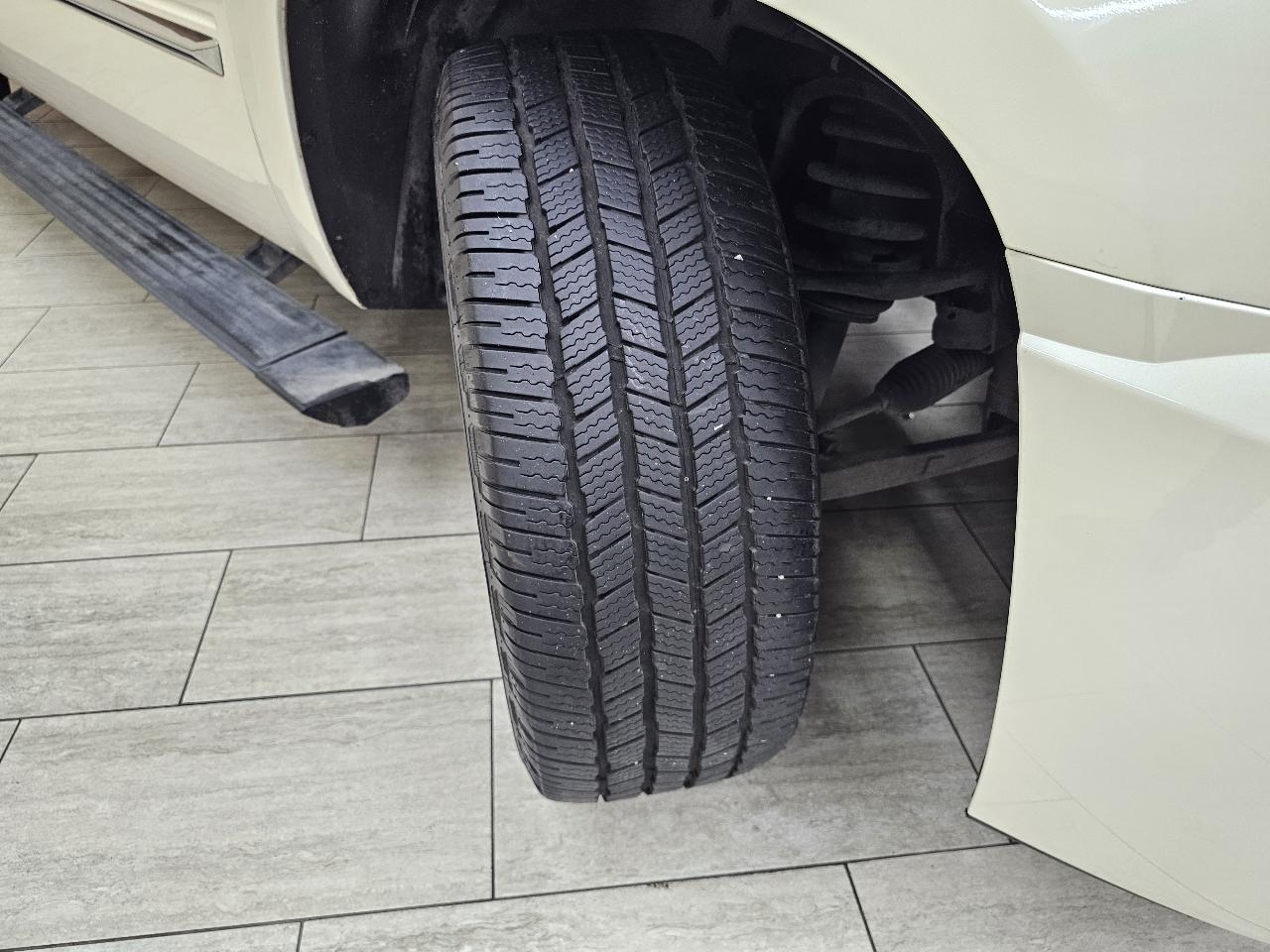 Cadillac Escalade ESV 2WD Platinum 2013