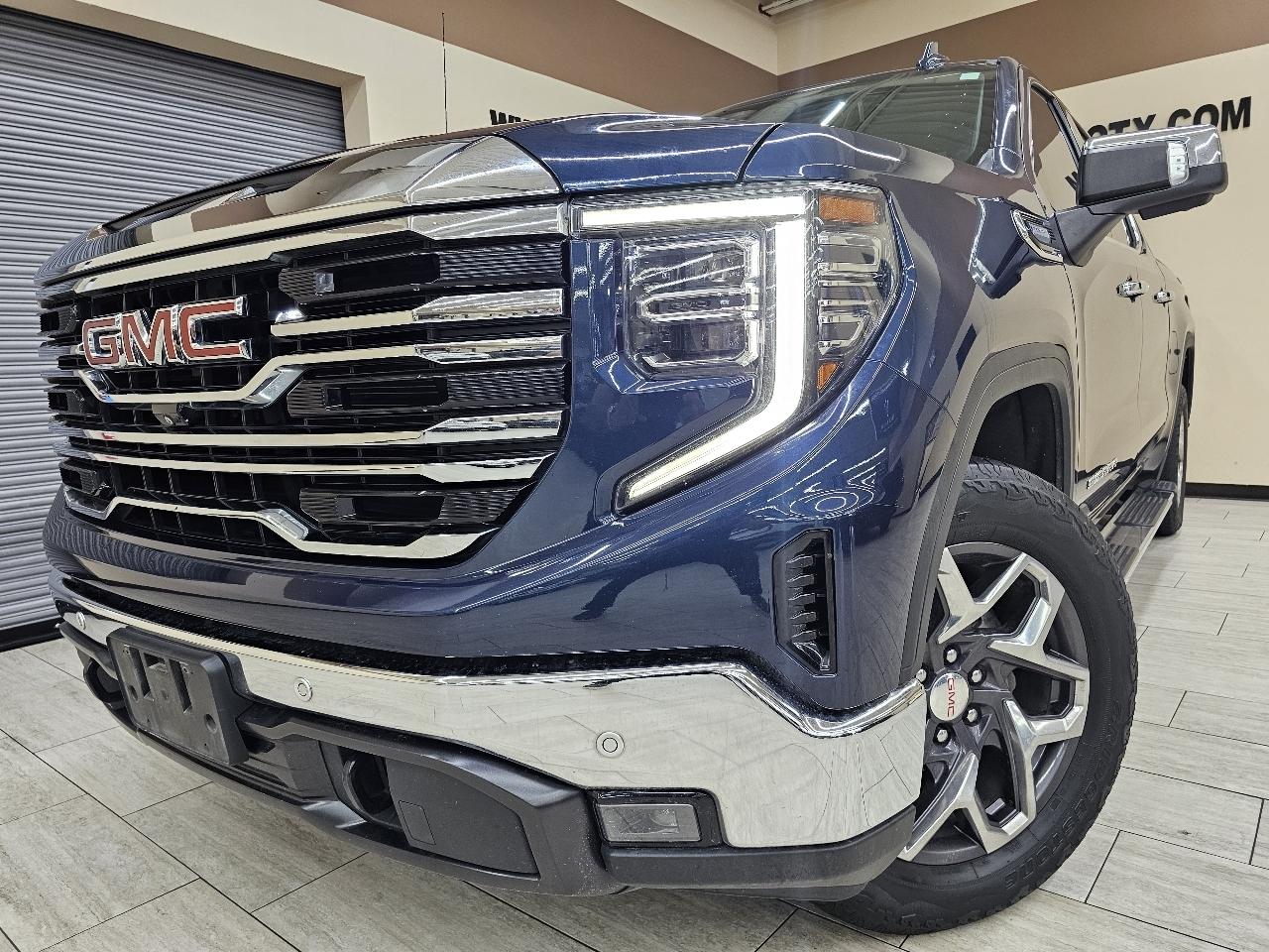 GMC Sierra 1500 SLT Crew Cab 4WD 2023