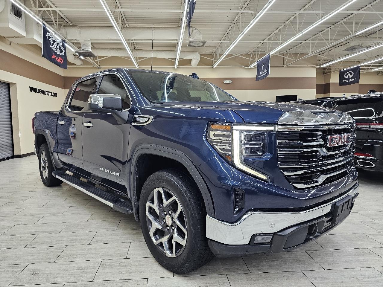 GMC Sierra 1500 SLT Crew Cab 4WD 2023