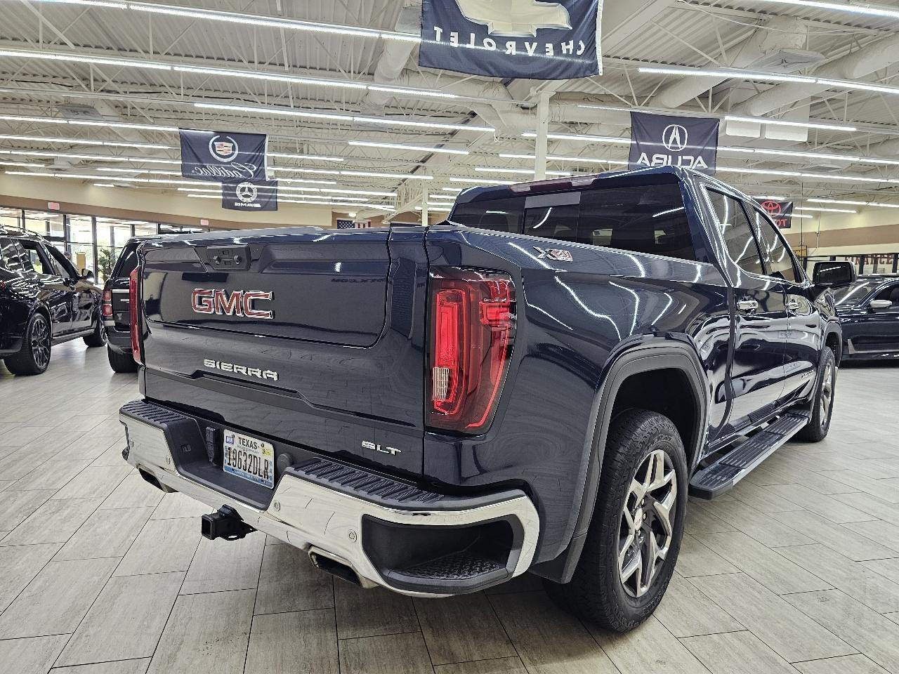 GMC Sierra 1500 SLT Crew Cab 4WD 2023