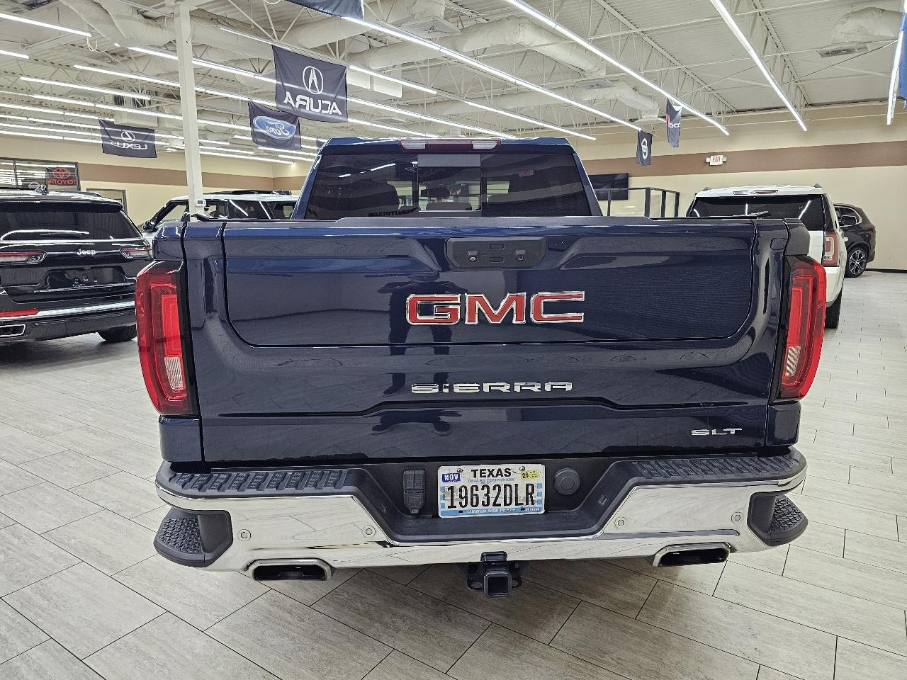 GMC Sierra 1500 SLT Crew Cab 4WD 2023