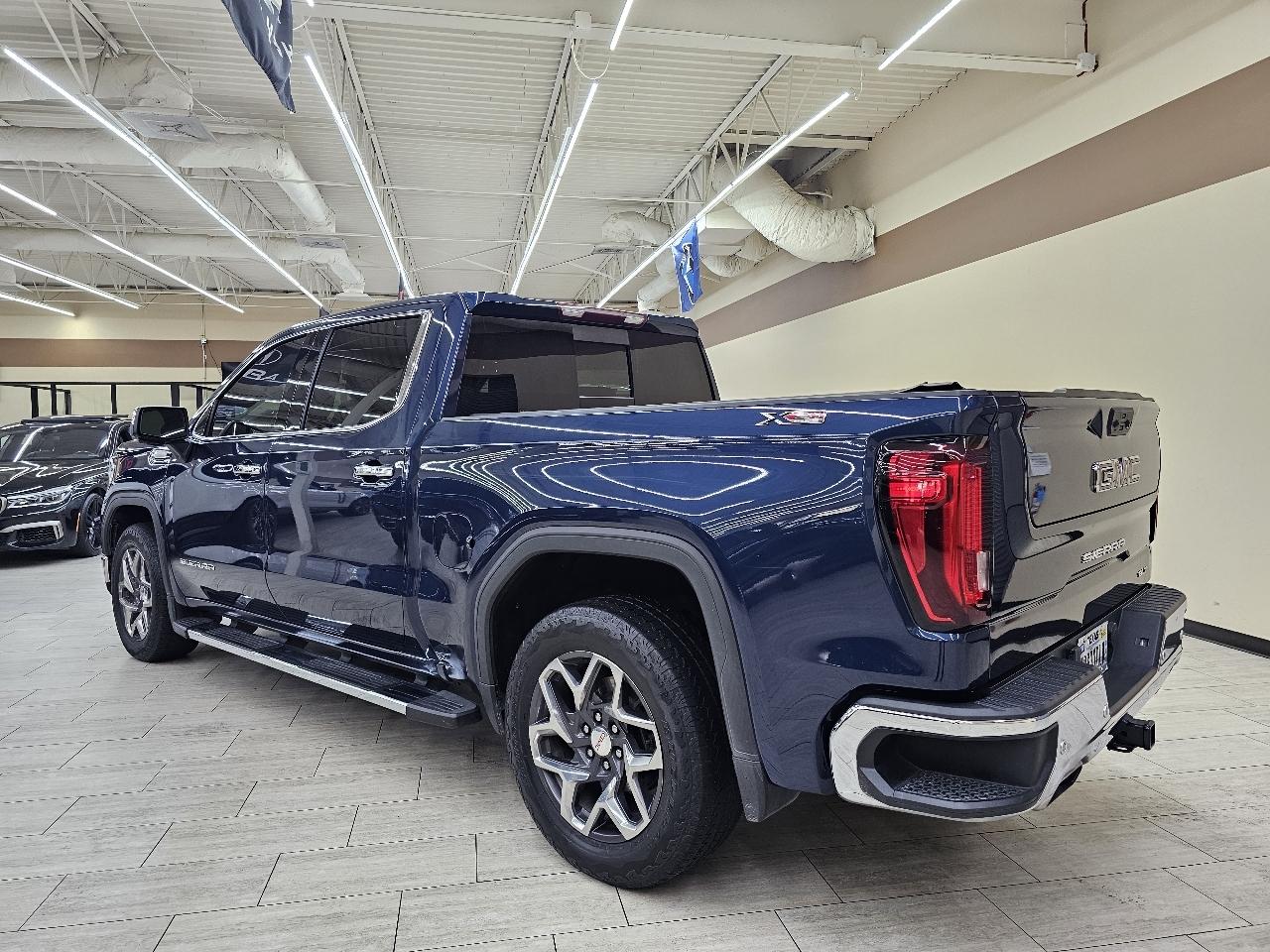 GMC Sierra 1500 SLT Crew Cab 4WD 2023