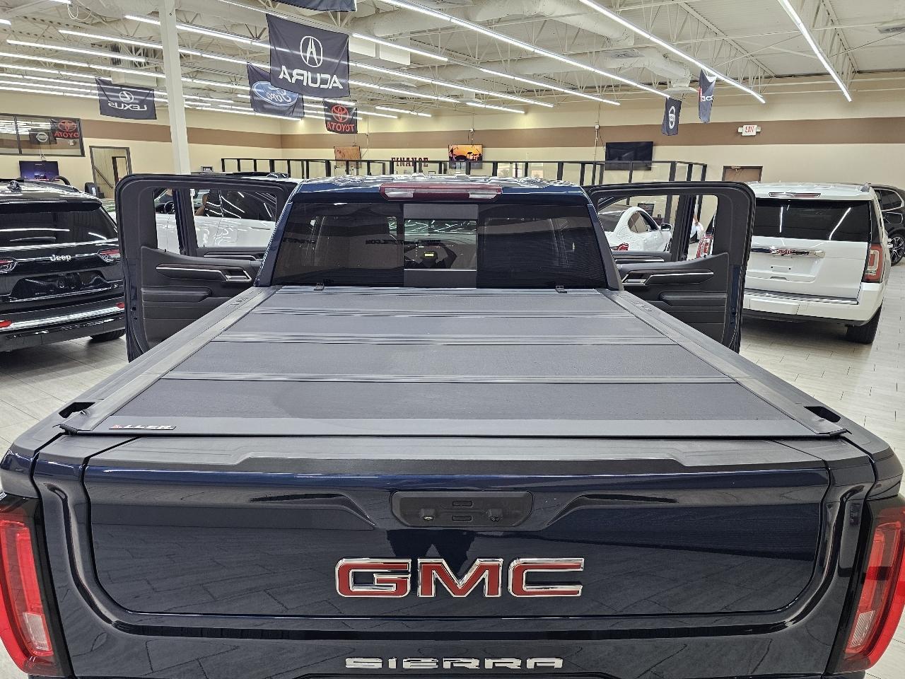 GMC Sierra 1500 SLT Crew Cab 4WD 2023