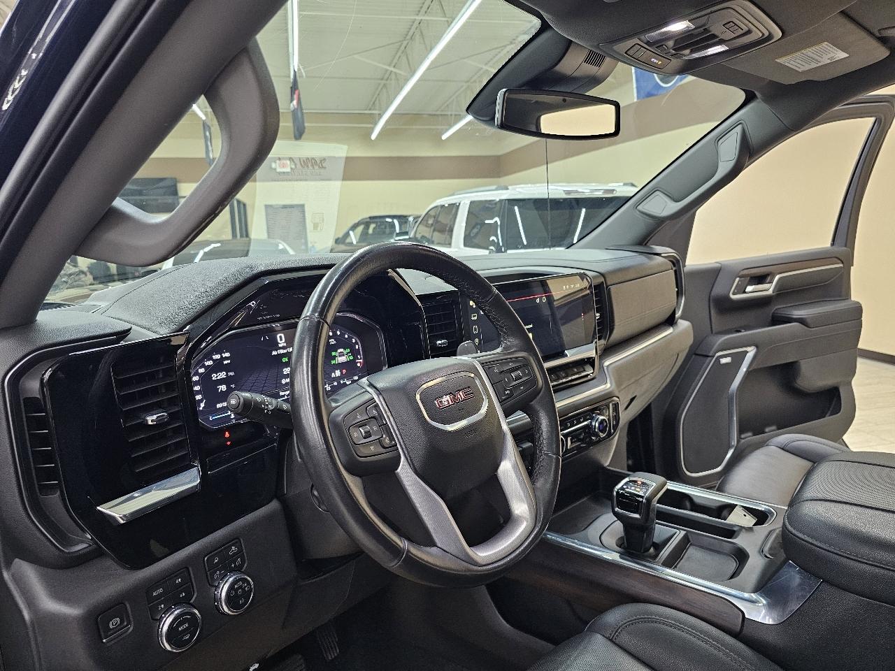 GMC Sierra 1500 SLT Crew Cab 4WD 2023