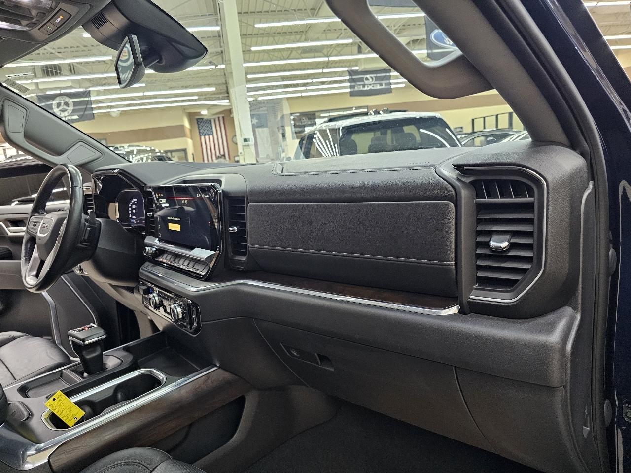 GMC Sierra 1500 SLT Crew Cab 4WD 2023