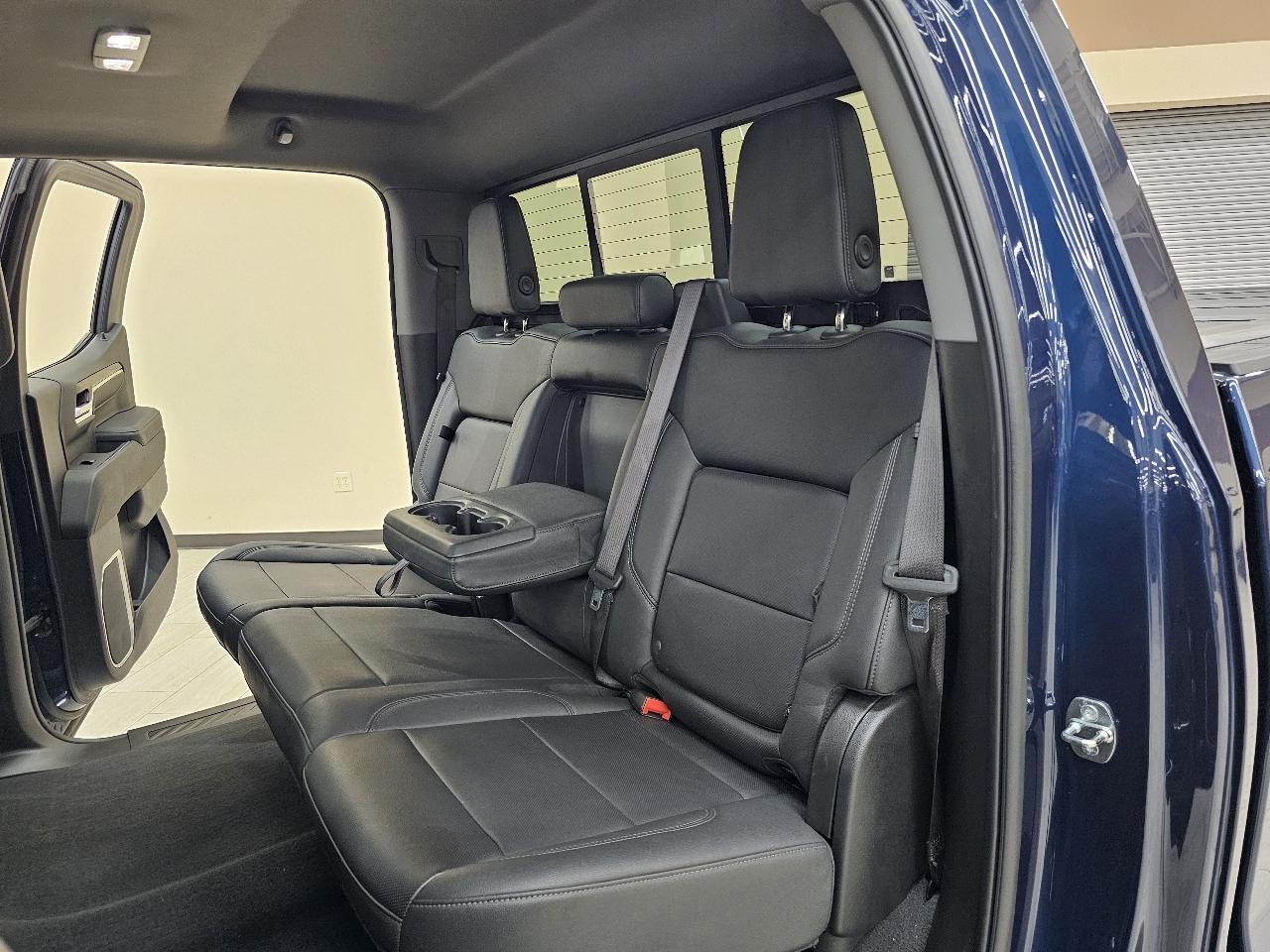 GMC Sierra 1500 SLT Crew Cab 4WD 2023