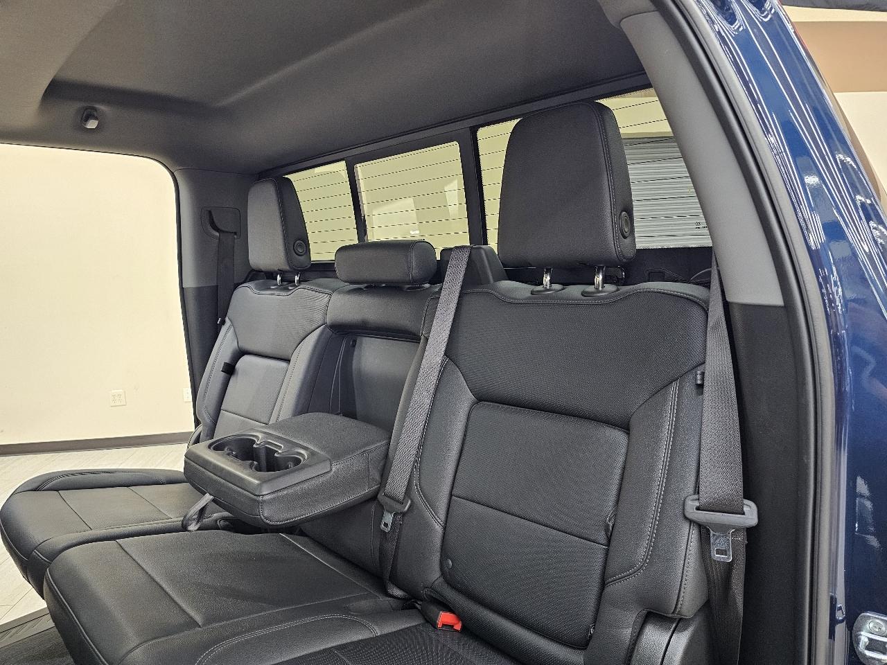 GMC Sierra 1500 SLT Crew Cab 4WD 2023