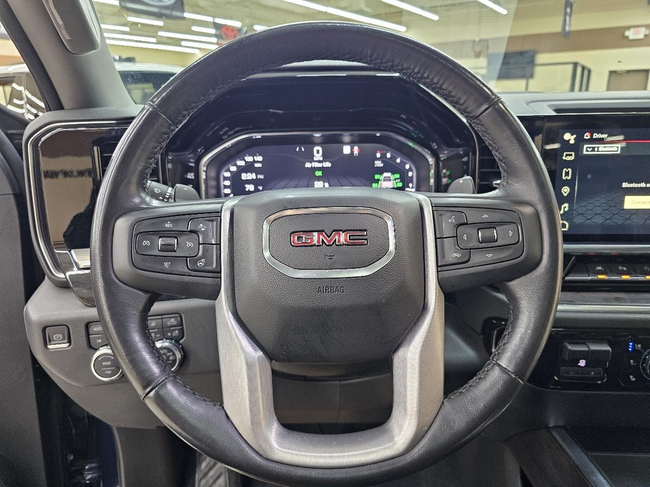 GMC Sierra 1500 SLT Crew Cab 4WD 2023