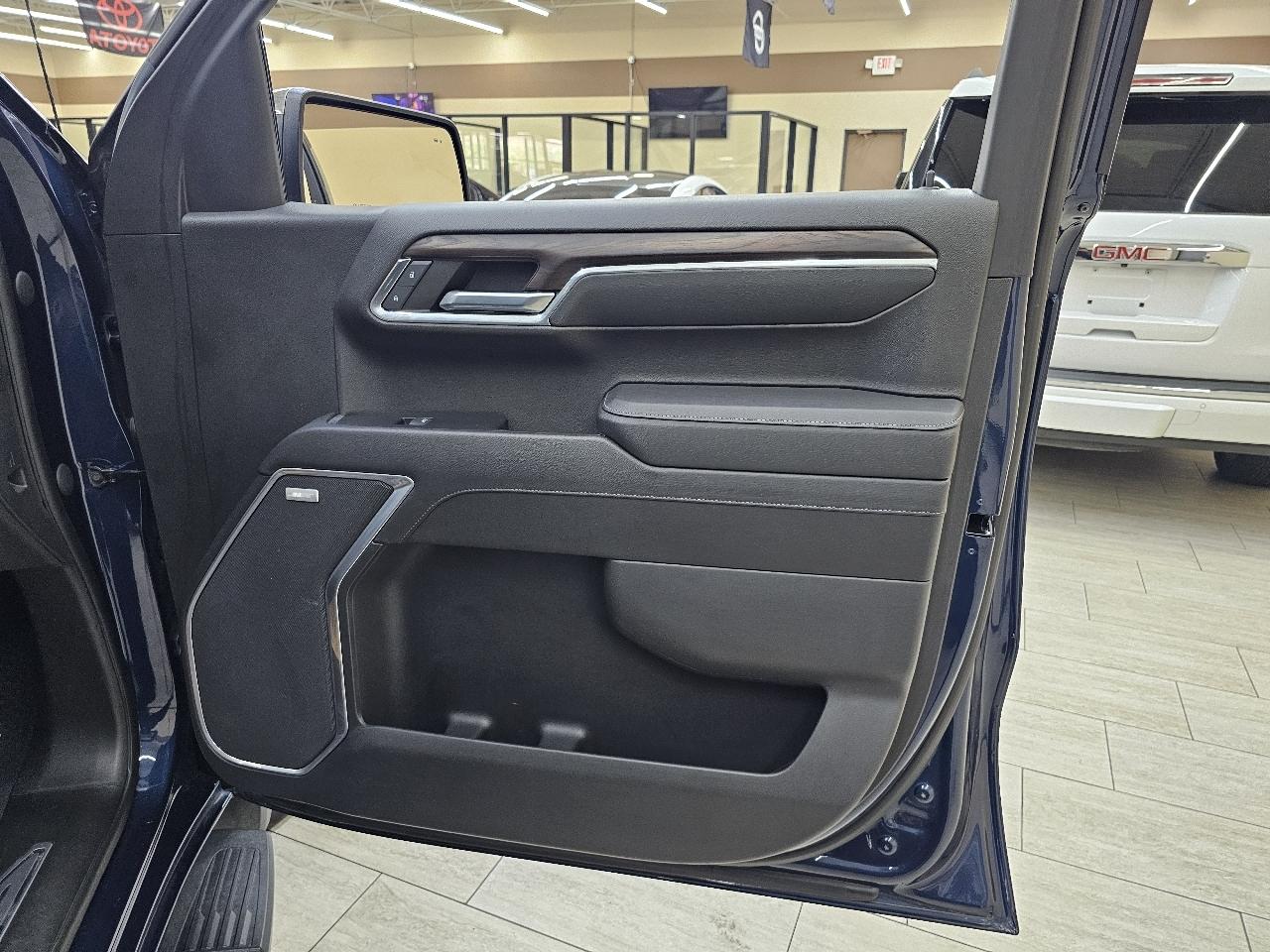 GMC Sierra 1500 SLT Crew Cab 4WD 2023