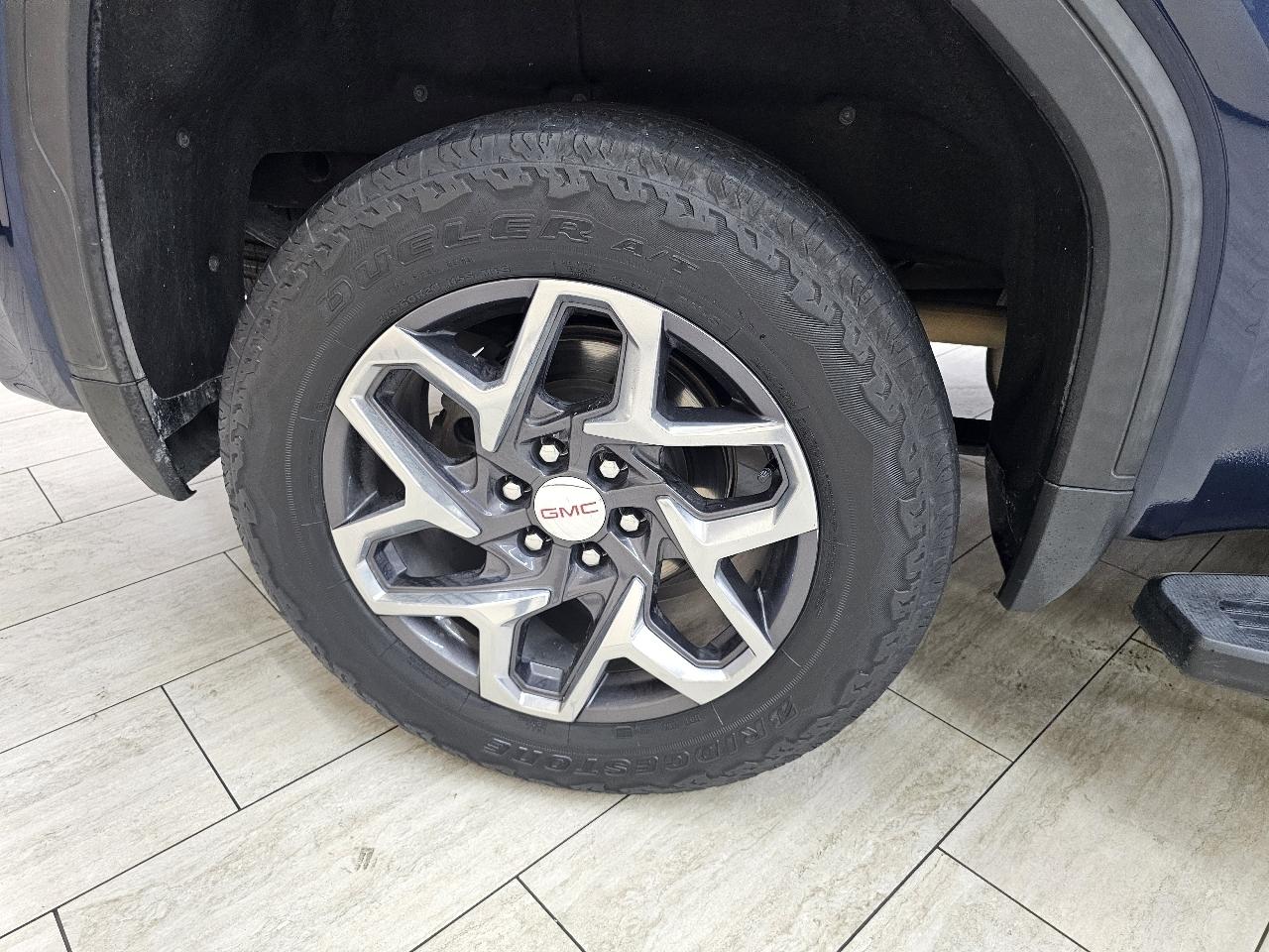 GMC Sierra 1500 SLT Crew Cab 4WD 2023