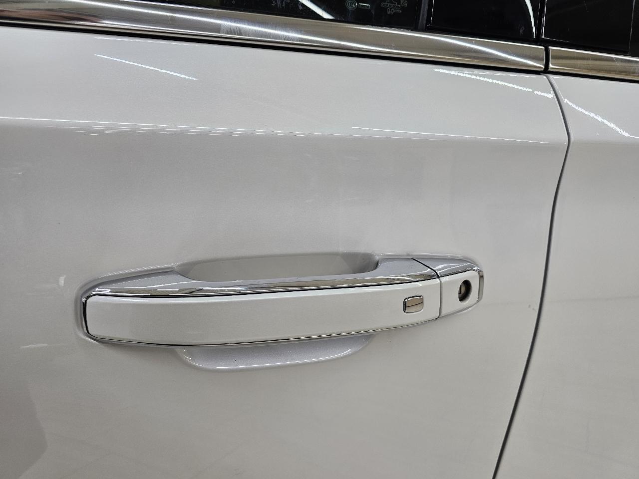 GMC Yukon Denali 4WD 2020