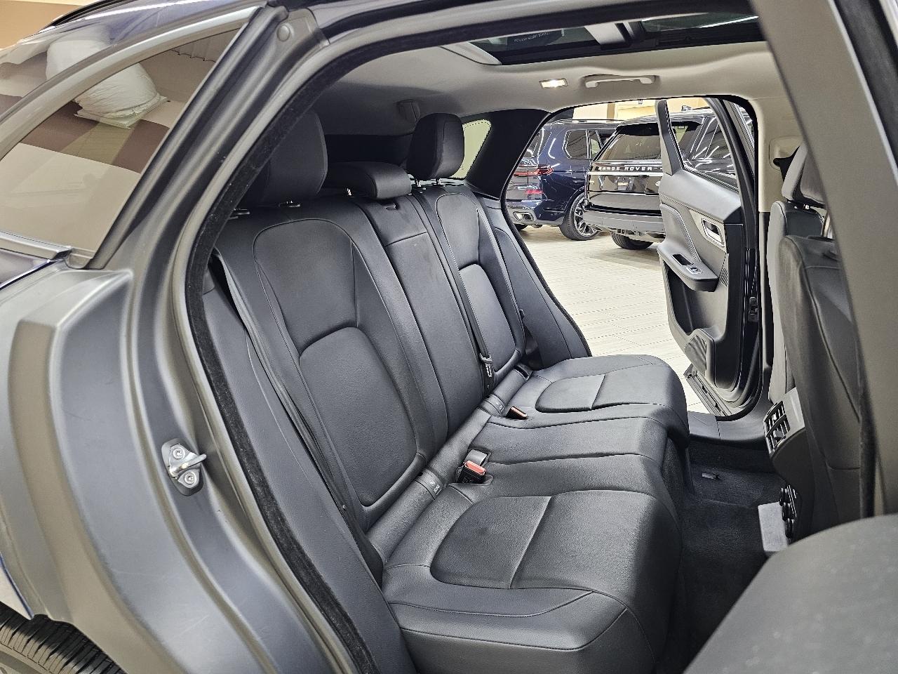 Jaguar F-Pace 25t Premium 2018