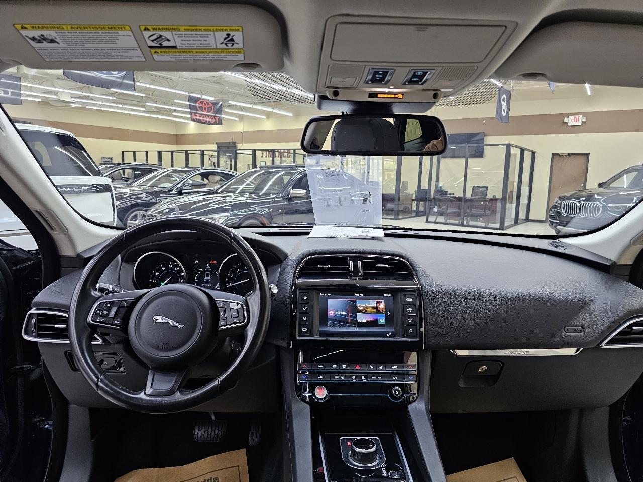 Jaguar F-Pace 25t Premium 2018