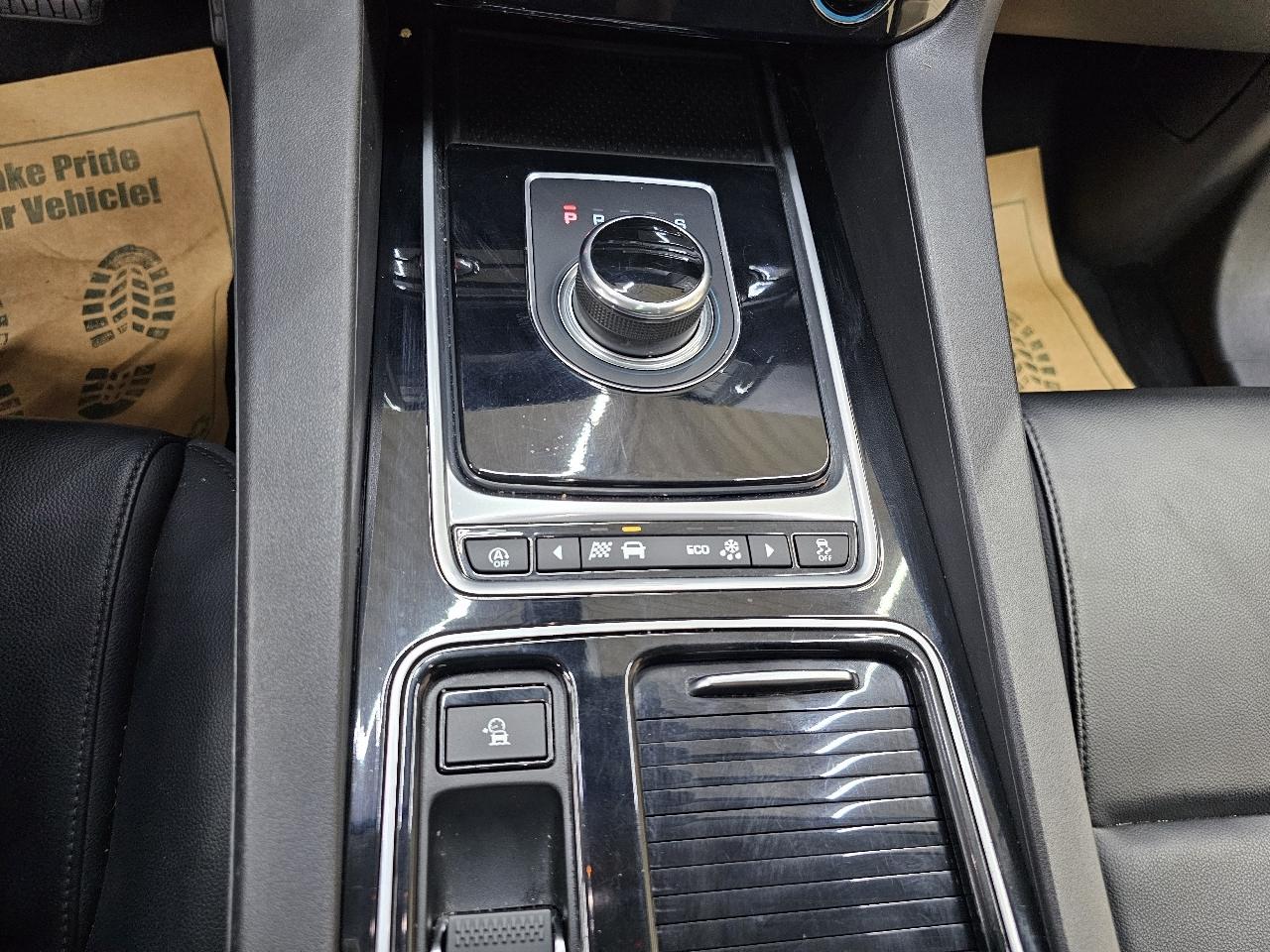 Jaguar F-Pace 25t Premium 2018