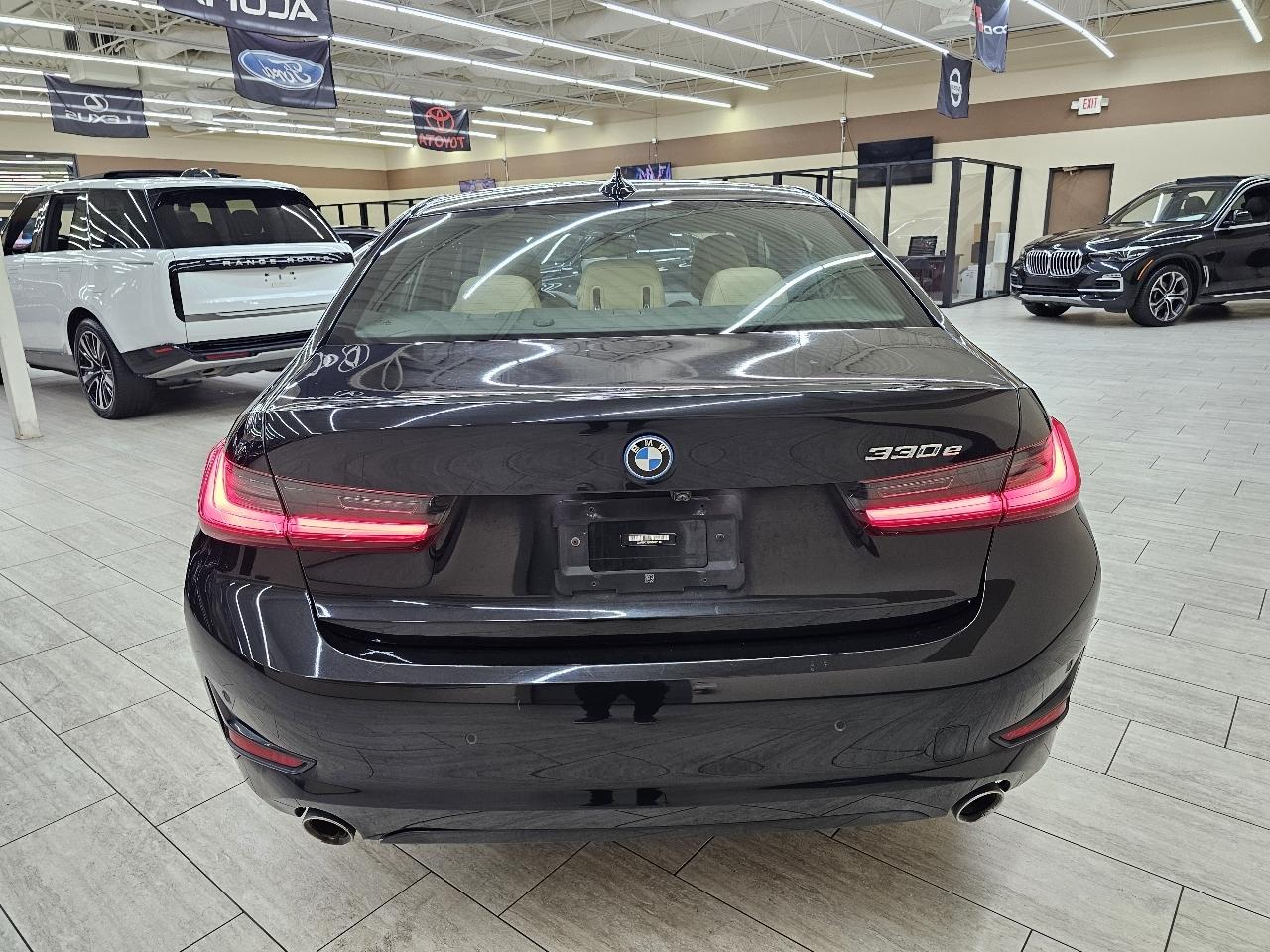 BMW 3-Series 330e 2022