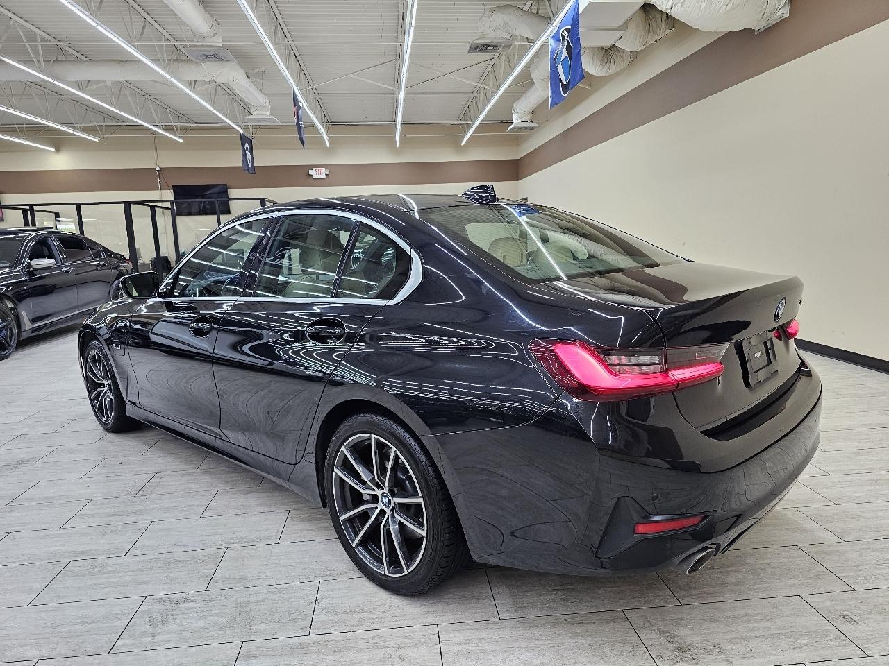 BMW 3-Series 330e 2022