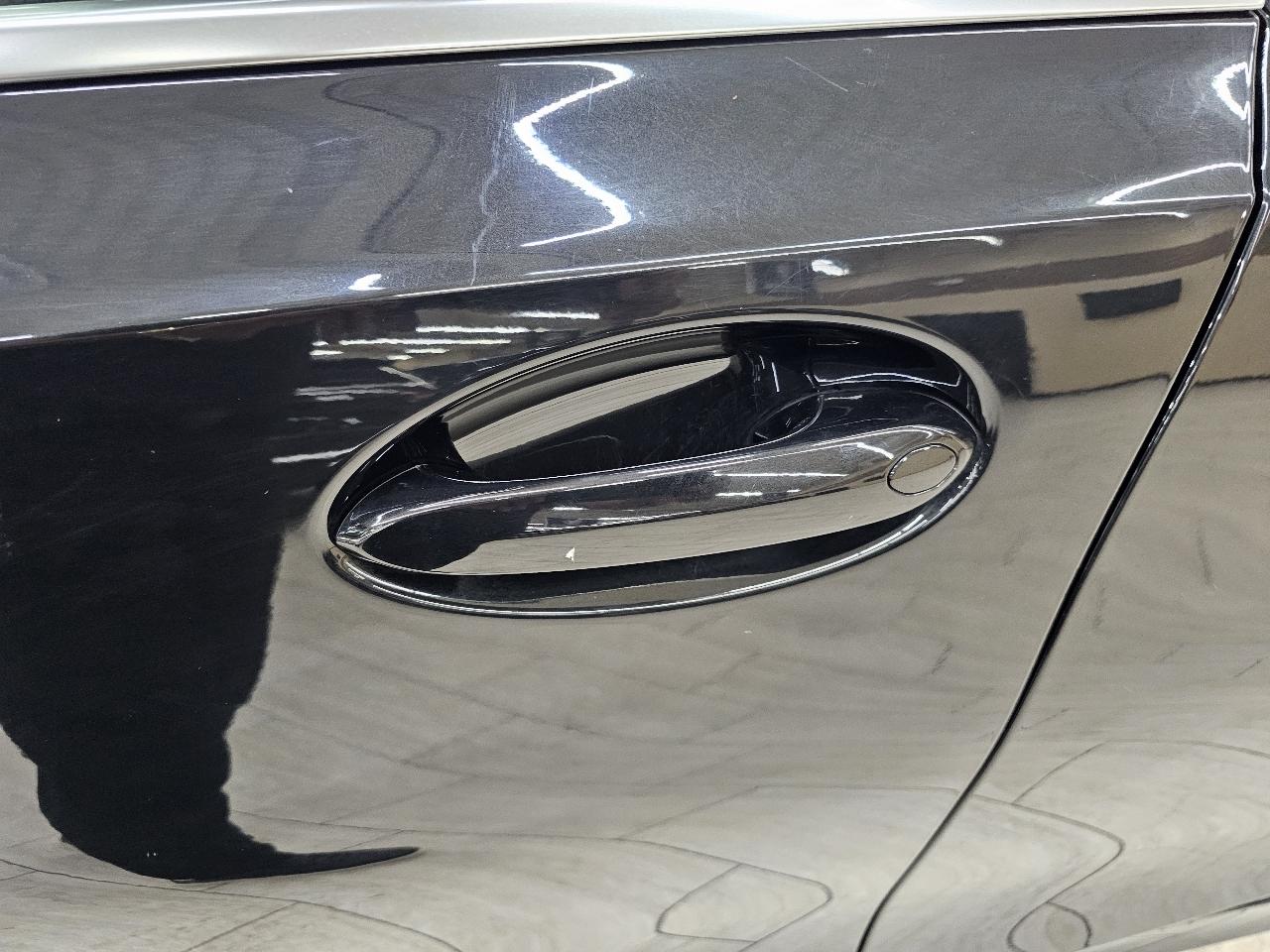 BMW 3-Series 330e 2022
