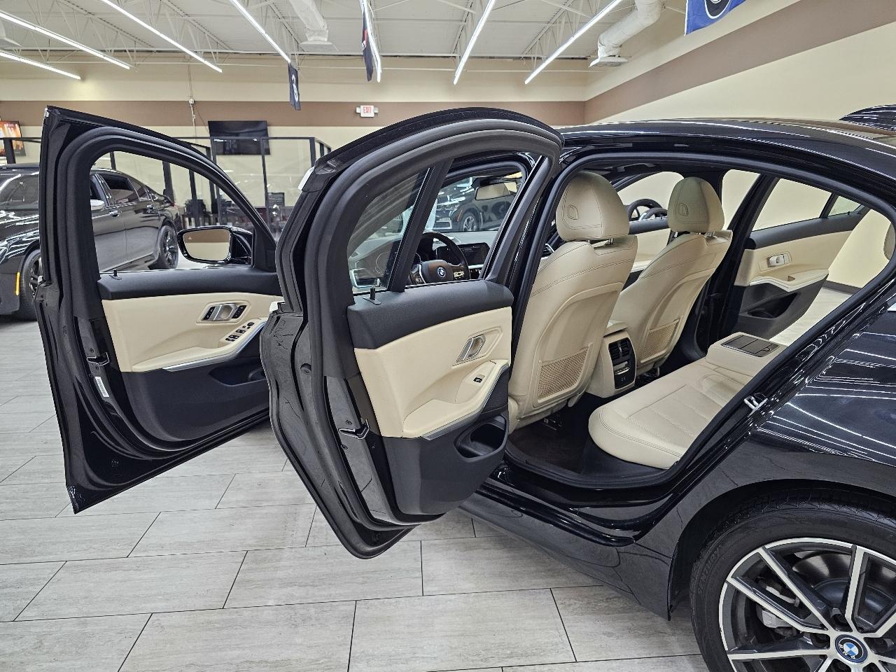 BMW 3-Series 330e 2022