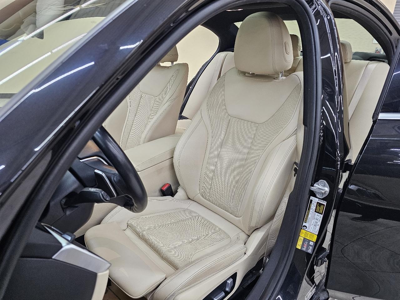 BMW 3-Series 330e 2022