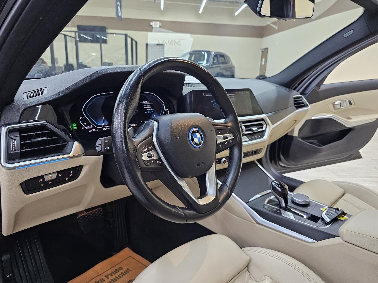 BMW 3-Series 330e 2022