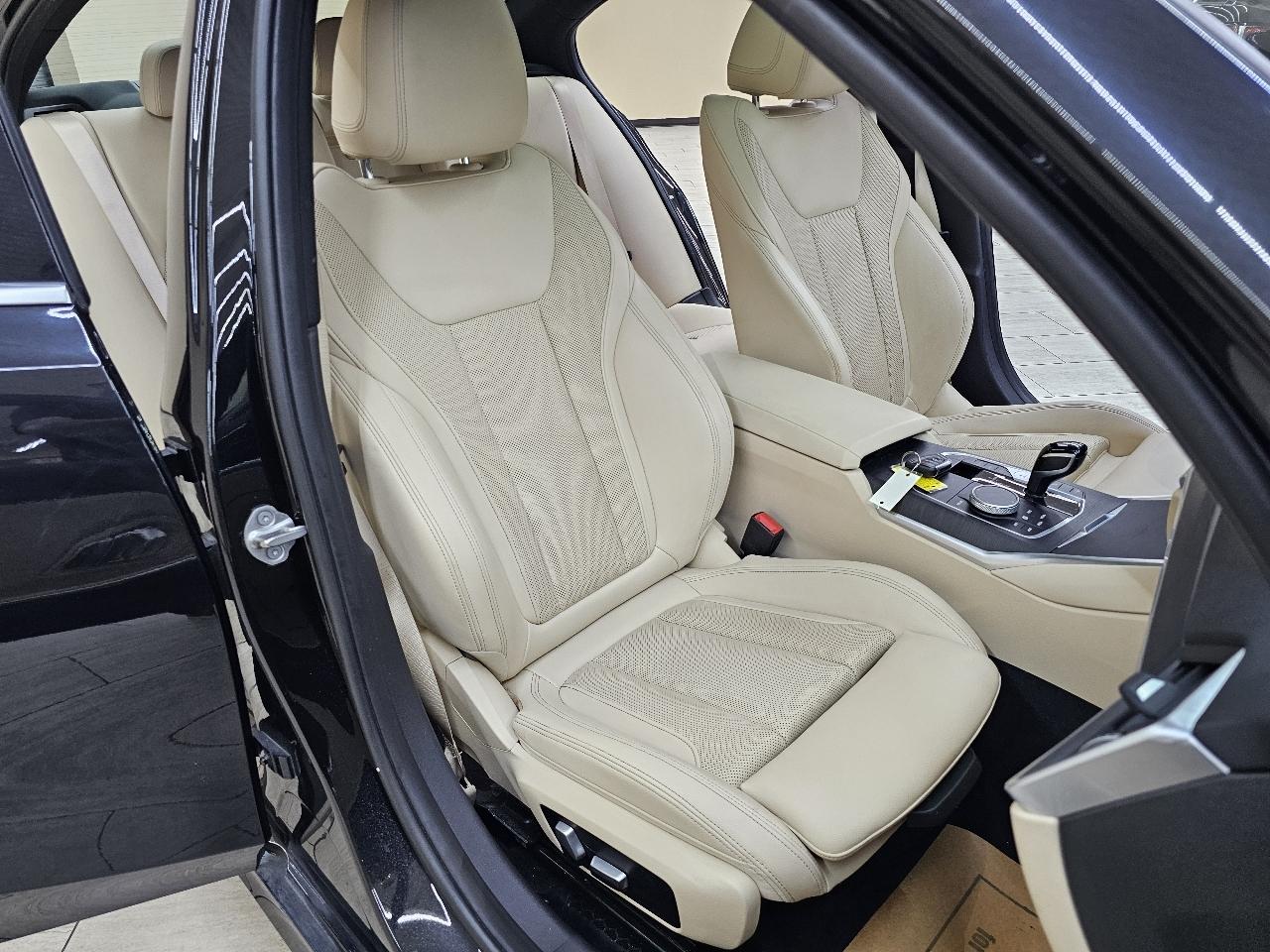 BMW 3-Series 330e 2022