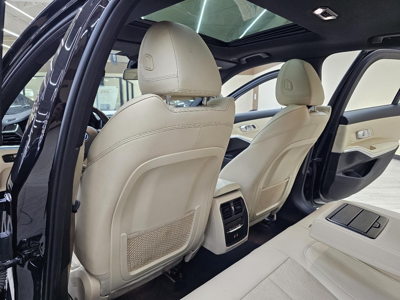BMW 3-Series 330e 2022
