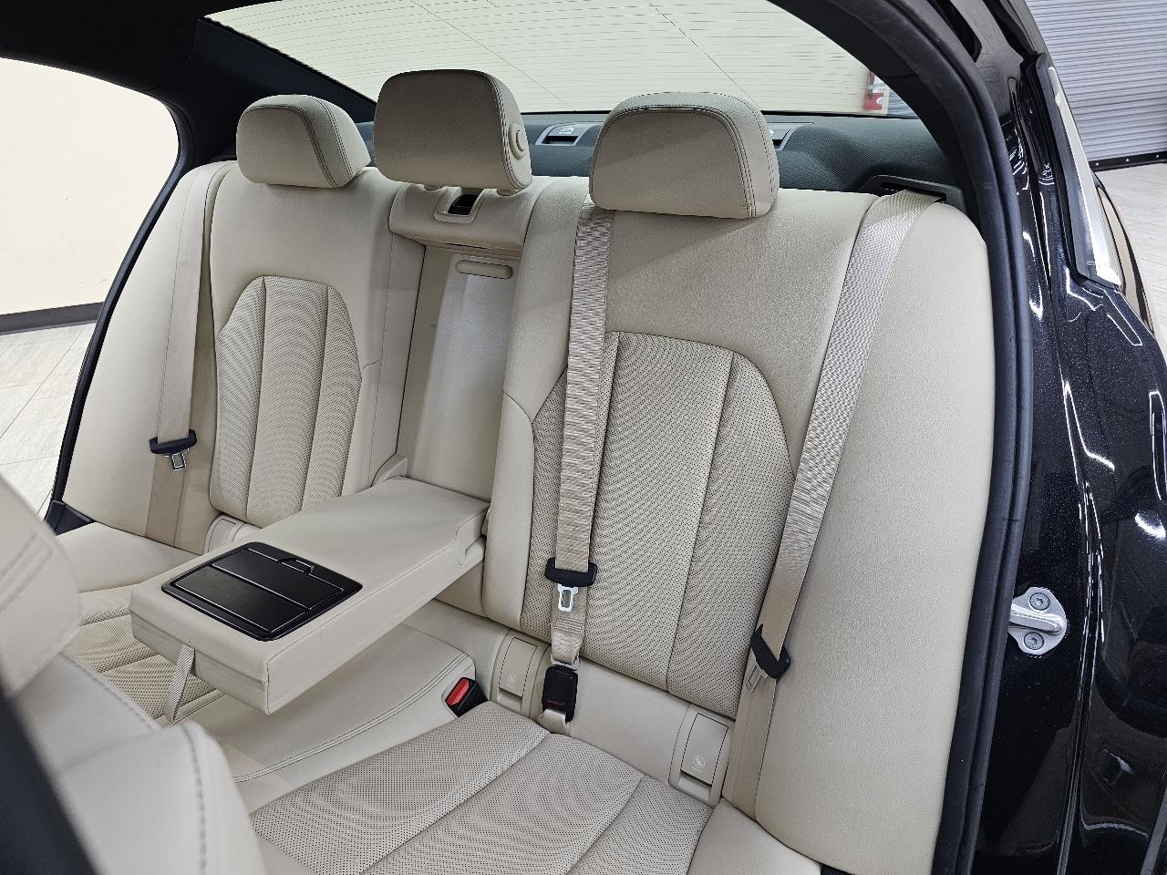 BMW 3-Series 330e 2022